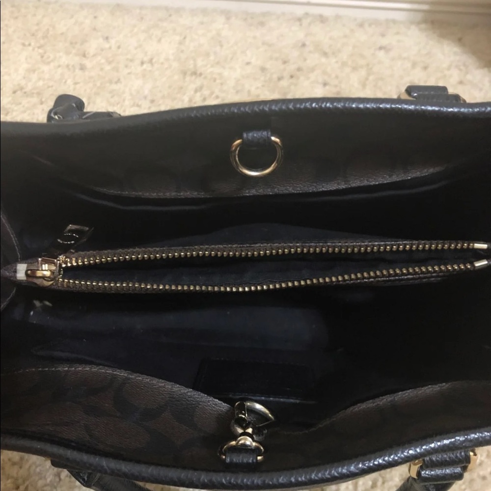 Coach purse - Picture 4 of 4